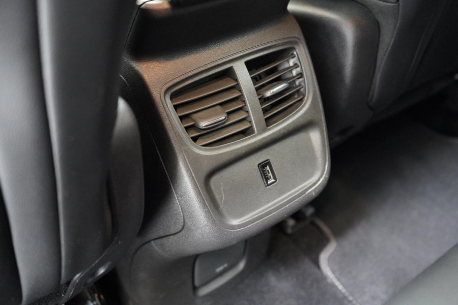 Opel Grandland X 1.6 Turbo Hybrid Business Elegance | Blind-Spot | 360 camera | Stoelverwarming | Sportstoelen | Trekhaak | Carplay