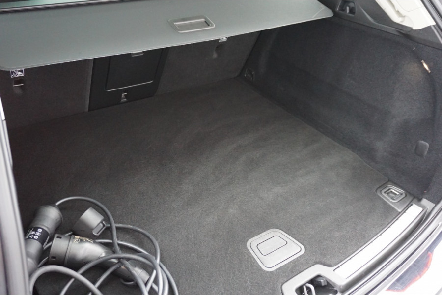 Volvo XC60 350PK T6 AWD CORE PHEV | PANO | SUPER LUXE | CLIMATEPACK