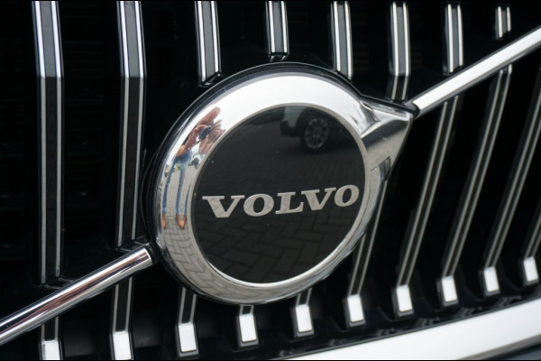 Volvo XC60 350PK T6 AWD CORE PHEV | PANO | SUPER LUXE | CLIMATEPACK