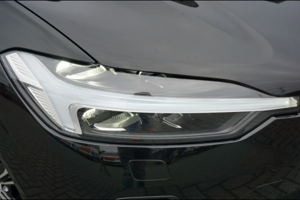 Volvo XC60 350PK T6 AWD CORE PHEV | PANO | SUPER LUXE | CLIMATEPACK