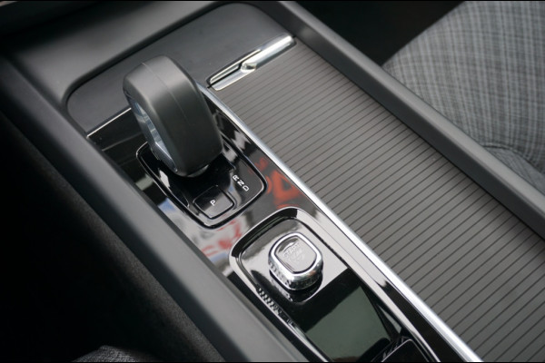 Volvo XC60 350PK T6 AWD CORE PHEV | PANO | SUPER LUXE | CLIMATEPACK