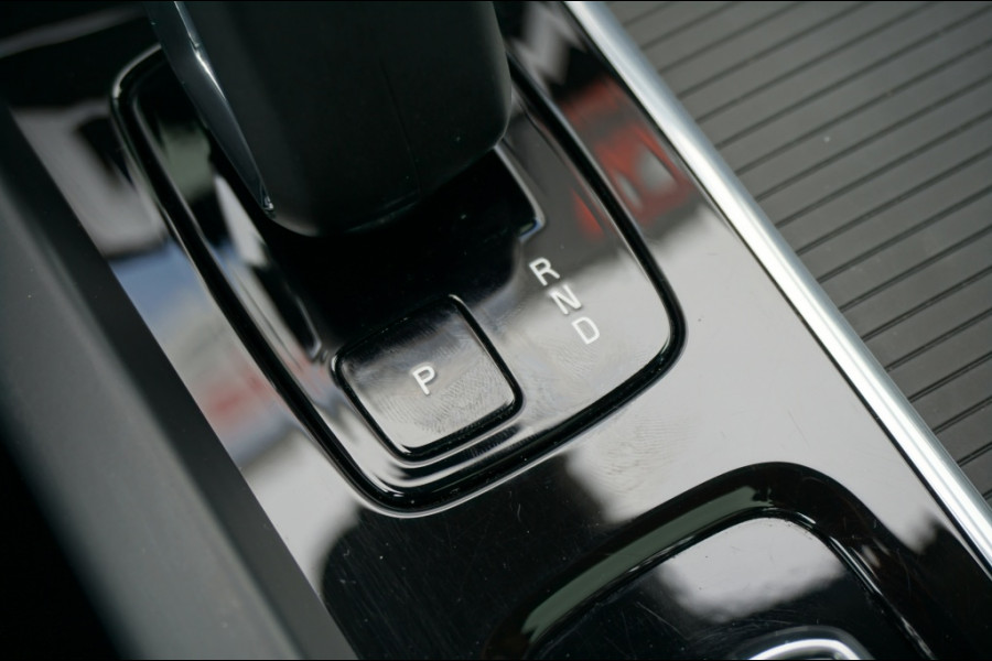 Volvo XC60 350PK T6 AWD CORE PHEV | PANO | SUPER LUXE | CLIMATEPACK