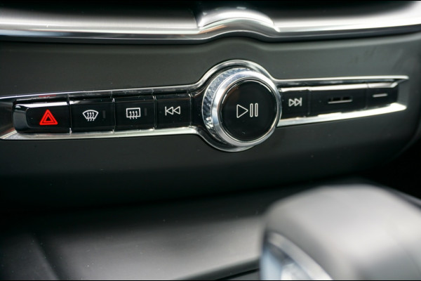 Volvo XC60 350PK T6 AWD CORE PHEV | PANO | SUPER LUXE | CLIMATEPACK