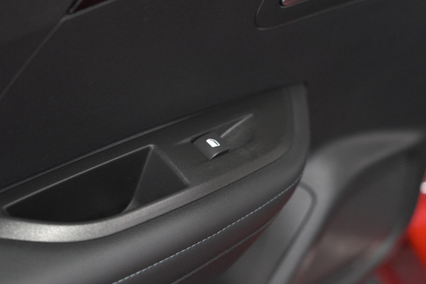 Peugeot 2008 PureTech 130 Allure | Camera | Adaptieve Cruise Control | Navigatie | Parkeersensoren