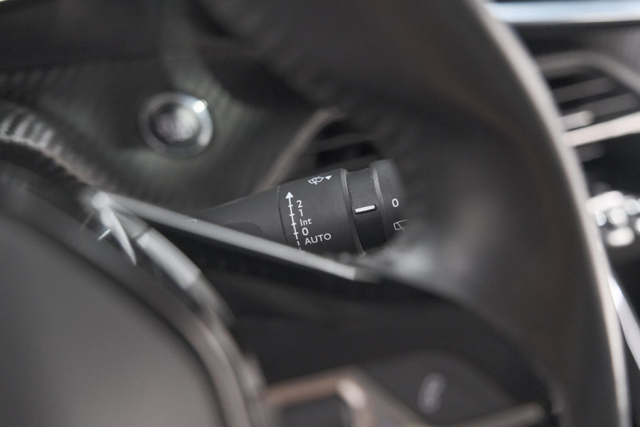 Peugeot 2008 PureTech 130 Allure | Camera | Adaptieve Cruise Control | Navigatie | Parkeersensoren