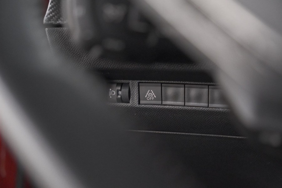 Peugeot 2008 PureTech 130 Allure | Camera | Adaptieve Cruise Control | Navigatie | Parkeersensoren