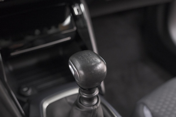Peugeot 2008 PureTech 130 Allure | Camera | Adaptieve Cruise Control | Navigatie | Parkeersensoren