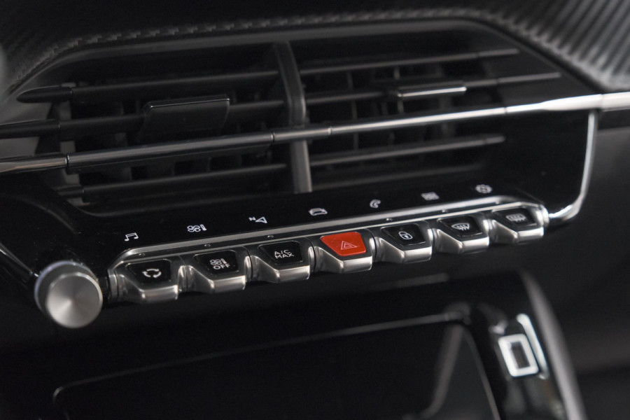 Peugeot 2008 PureTech 130 Allure | Camera | Adaptieve Cruise Control | Navigatie | Parkeersensoren