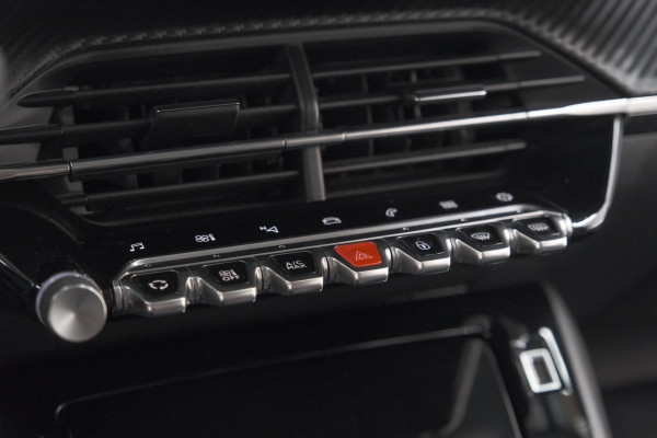 Peugeot 2008 PureTech 130 Allure | Camera | Adaptieve Cruise Control | Navigatie | Parkeersensoren