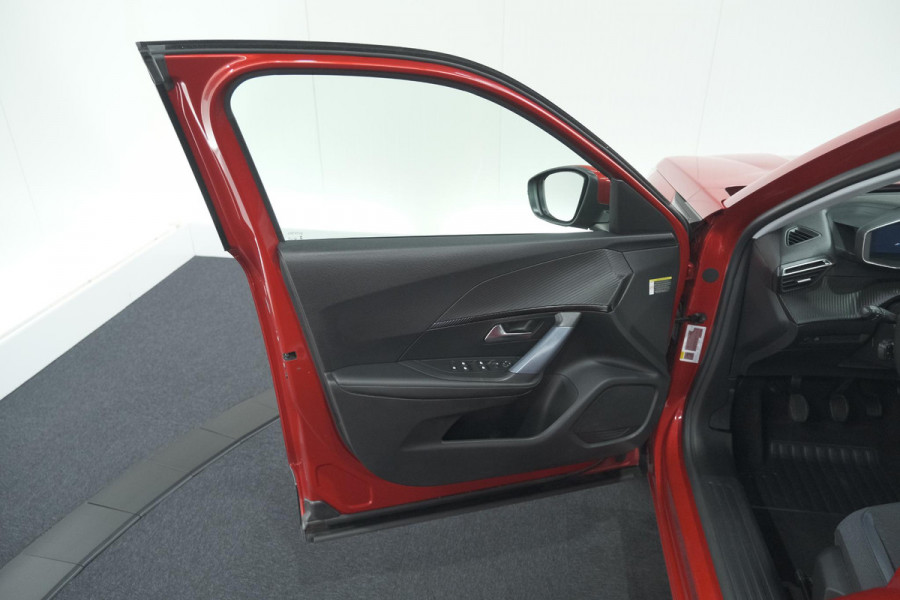 Peugeot 2008 PureTech 130 Allure | Camera | Adaptieve Cruise Control | Navigatie | Parkeersensoren