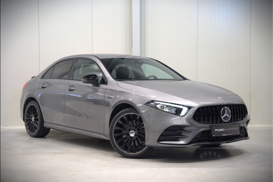 Mercedes-Benz A-Klasse 250 e Business Solution AMG Limited | Stoelverwarming | Camera | Ambiance Verlichting | Keyless | Apple Carplay | Navigatie | Cruise Control | SOH 94,32%