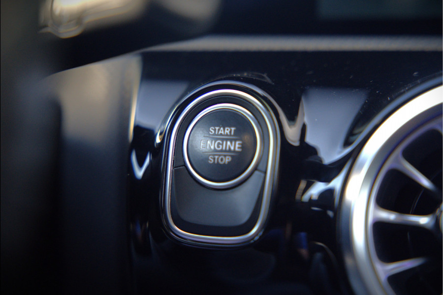 Mercedes-Benz A-Klasse 250 e Business Solution AMG Limited | Stoelverwarming | Camera | Ambiance Verlichting | Keyless | Apple Carplay | Navigatie | Cruise Control | SOH 94,32%