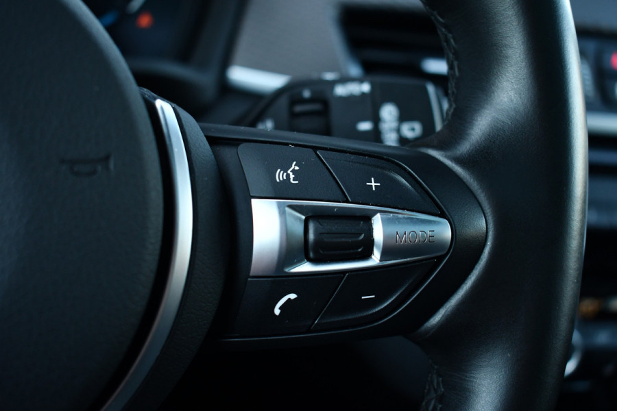 BMW X2 xDrive25e M-Sport Pano HUD El-zetels Camera Carplay 19inch