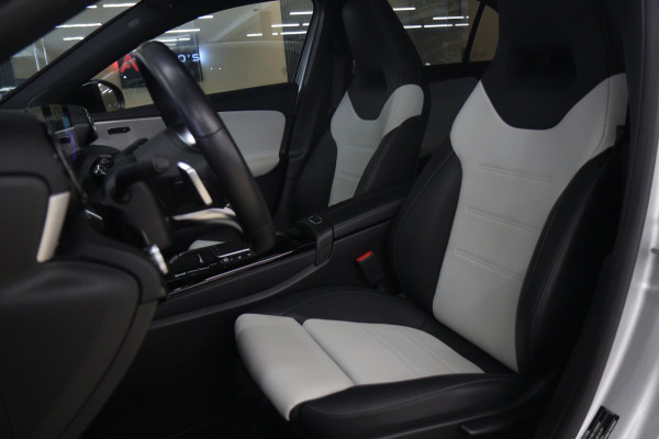 Mercedes-Benz A-Klasse 250 AMG Line PANO/CARPLAY/SFEER/ACC/CAM/VOL