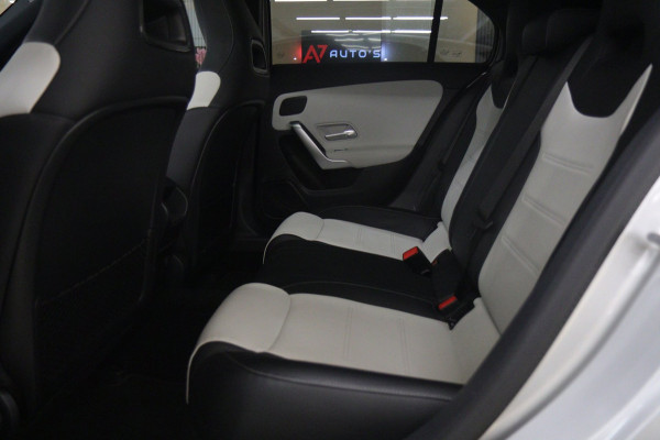 Mercedes-Benz A-Klasse 250 AMG Line PANO/CARPLAY/SFEER/ACC/CAM/VOL