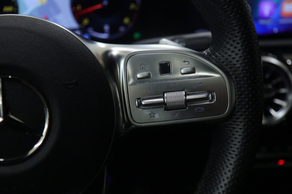 Mercedes-Benz A-Klasse 250 AMG Line PANO/CARPLAY/SFEER/ACC/CAM/VOL