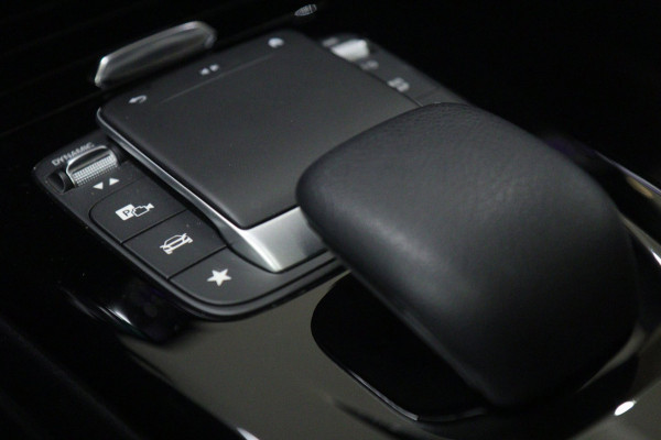 Mercedes-Benz A-Klasse 250 AMG Line PANO/CARPLAY/SFEER/ACC/CAM/VOL