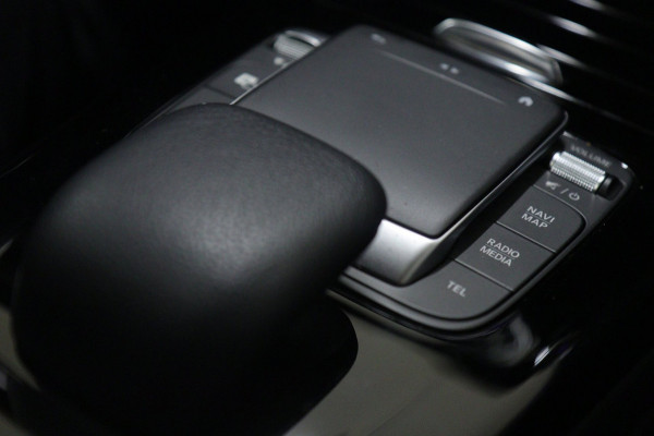 Mercedes-Benz A-Klasse 250 AMG Line PANO/CARPLAY/SFEER/ACC/CAM/VOL