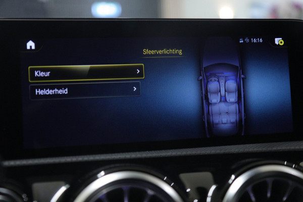 Mercedes-Benz A-Klasse 250 AMG Line PANO/CARPLAY/SFEER/ACC/CAM/VOL