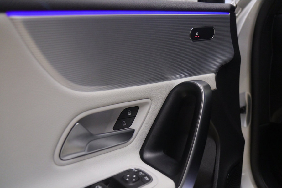 Mercedes-Benz A-Klasse 250 AMG Line PANO/CARPLAY/SFEER/ACC/CAM/VOL