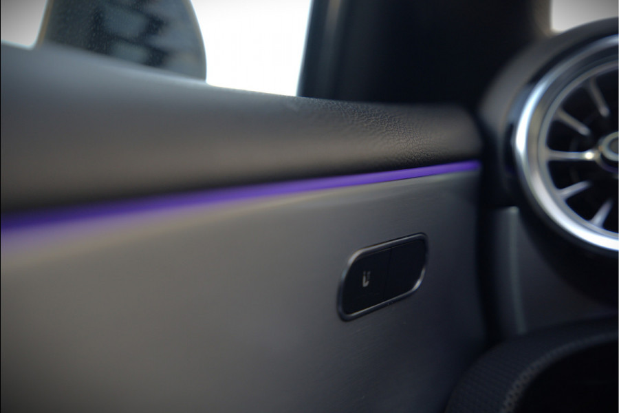 Mercedes-Benz A-Klasse 250 e Business Solution AMG Limited | Stoelverwarming | Camera | Ambiance Verlichting | Keyless | Apple Carplay | Navigatie | Cruise Control | SOH 94,32%