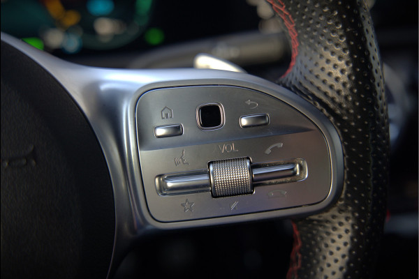 Mercedes-Benz A-Klasse 250 e Business Solution AMG Limited | Stoelverwarming | Camera | Ambiance Verlichting | Keyless | Apple Carplay | Navigatie | Cruise Control | SOH 94,32%