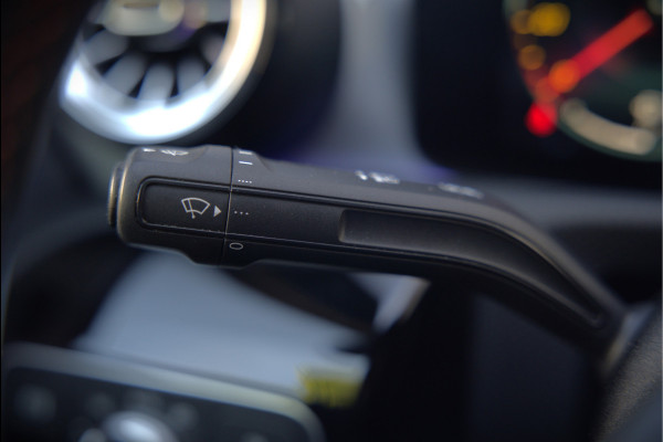 Mercedes-Benz A-Klasse 250 e Business Solution AMG Limited | Stoelverwarming | Camera | Ambiance Verlichting | Keyless | Apple Carplay | Navigatie | Cruise Control | SOH 94,32%
