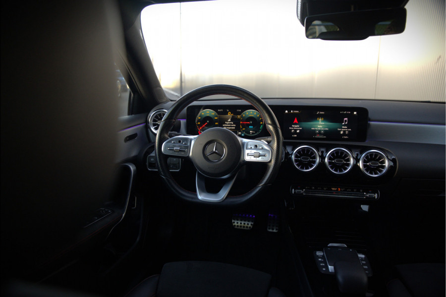 Mercedes-Benz A-Klasse 250 e Business Solution AMG Limited | Stoelverwarming | Camera | Ambiance Verlichting | Keyless | Apple Carplay | Navigatie | Cruise Control | SOH 94,32%