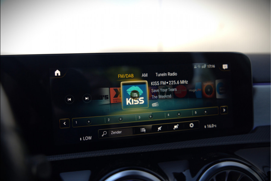 Mercedes-Benz A-Klasse 250 e Business Solution AMG Limited | Stoelverwarming | Camera | Ambiance Verlichting | Keyless | Apple Carplay | Navigatie | Cruise Control | SOH 94,32%