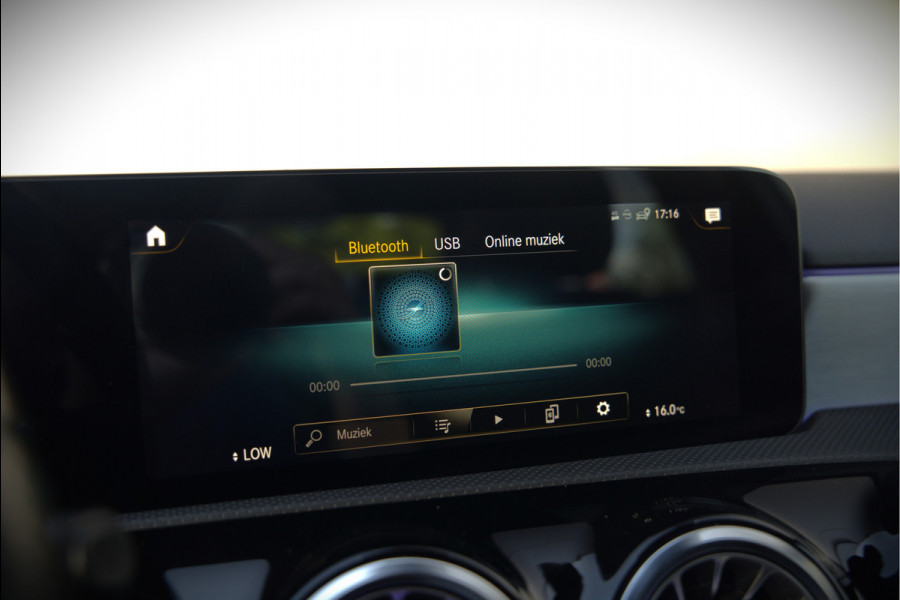Mercedes-Benz A-Klasse 250 e Business Solution AMG Limited | Stoelverwarming | Camera | Ambiance Verlichting | Keyless | Apple Carplay | Navigatie | Cruise Control | SOH 94,32%
