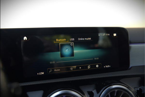 Mercedes-Benz A-Klasse 250 e Business Solution AMG Limited | Stoelverwarming | Camera | Ambiance Verlichting | Keyless | Apple Carplay | Navigatie | Cruise Control | SOH 94,32%