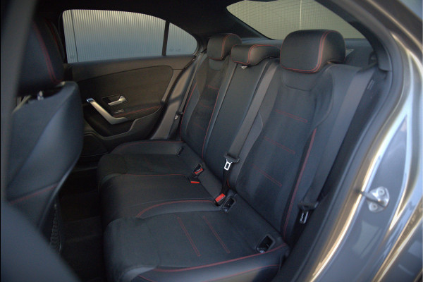 Mercedes-Benz A-Klasse 250 e Business Solution AMG Limited | Stoelverwarming | Camera | Ambiance Verlichting | Keyless | Apple Carplay | Navigatie | Cruise Control | SOH 94,32%