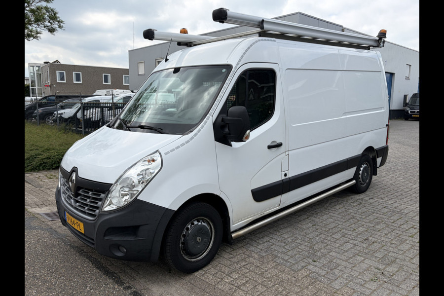 Renault Master T35 2.3 dCi 130PK Euro6 L2H2 ✓ navigatie ✓ camera ✓ inrichting ✓ trekhaak