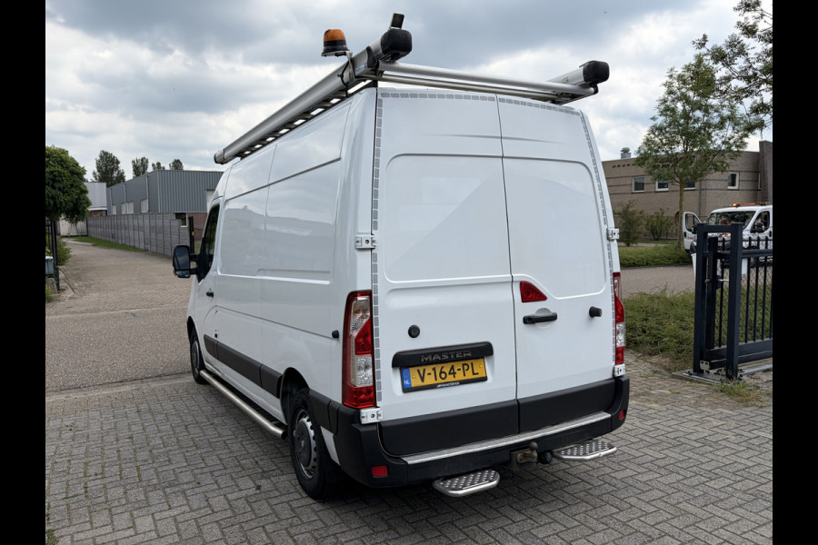 Renault Master T35 2.3 dCi 130PK Euro6 L2H2 ✓ navigatie ✓ camera ✓ inrichting ✓ trekhaak