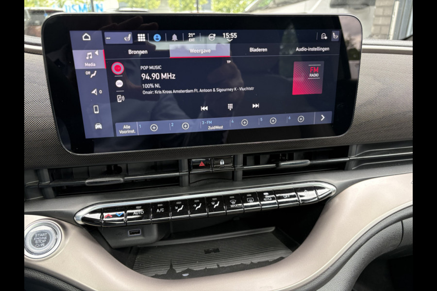 Fiat 500 Giorgio Armani Edition 42 kWh Achteruitrijcamera - Airco - Apple carplay - Navigatie - Parkeersensoren - Draadloze telefoonlader - Panoramadak - Stoelverwarming - Licht metalen velgen 17 inch - Led verlichting Bluetooth - dodehoek detector - Elektrische ramen - Extra getint glas achter - Keyless start - lederen bekleding - Stuur multifunctioneel