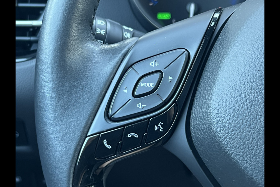 Toyota C-HR 2.0 Hybrid Team D | ACC | CarPlay | Camera | Keyless | 18 inch