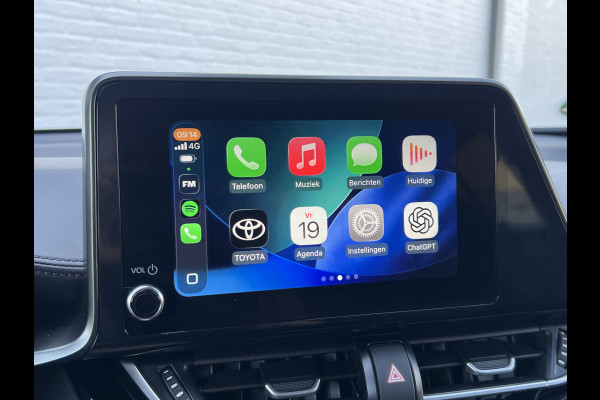 Toyota C-HR 2.0 Hybrid Team D | ACC | CarPlay | Camera | Keyless | 18 inch