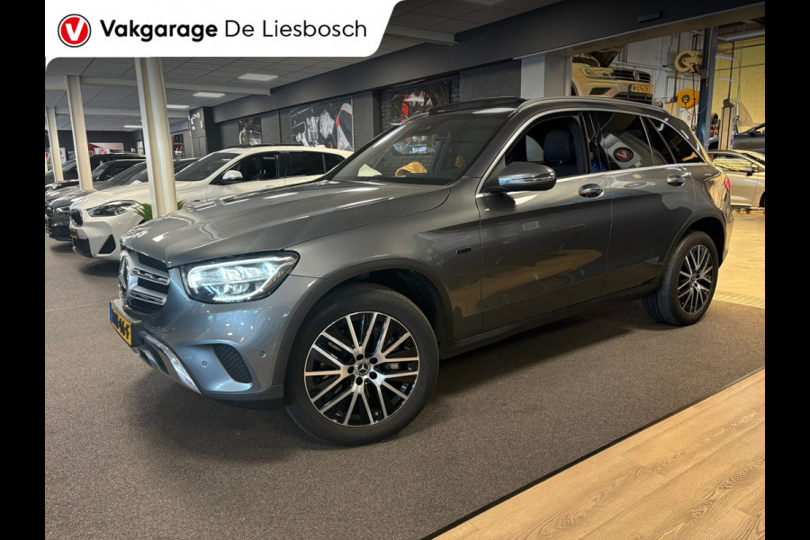 Mercedes-Benz GLC 300e 4MATIC Premium Plus / soh100% / trekhaak / sfeer verlichting / panorama-dak / virtual