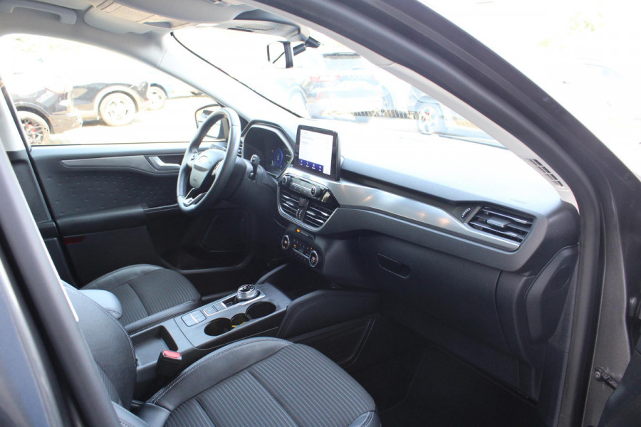 Ford Kuga 2.5 PHEV Titanium X | Wegklapbare trekhaak | Winter Pack | Adaptive cruise control | Dodehoeksesoren | Half leder | Bang&Olufsen