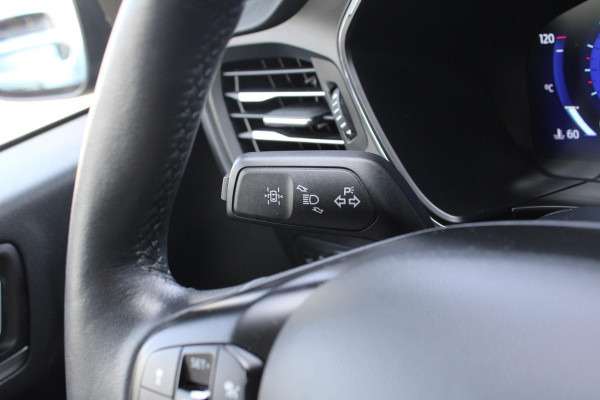Ford Kuga 2.5 PHEV Titanium X | Wegklapbare trekhaak | Winter Pack | Adaptive cruise control | Dodehoeksesoren | Half leder | Bang&Olufsen