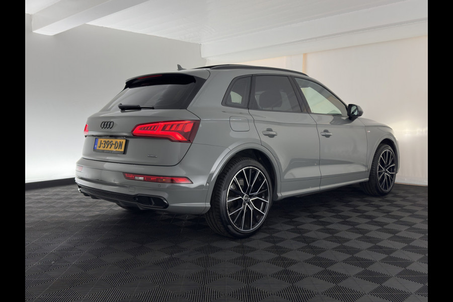 Audi Q5 55 TFSI S-Line Competition Quattro (Plug-In) Aut. *PANO | LEATHER | FULL-LED | HEATED-SPORTSEATS | KEYLESS | CAMERA | NAVI-FULLMAP | PRIVACY-GLASS | DIGI-COCKPIT | CRUISE-ADPAPTIVE | DAB | 21"ALU*