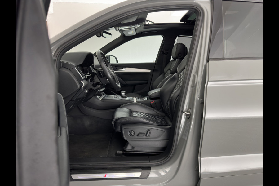 Audi Q5 55 TFSI S-Line Competition Quattro (Plug-In) Aut. *PANO | LEATHER | FULL-LED | HEATED-SPORTSEATS | KEYLESS | CAMERA | NAVI-FULLMAP | PRIVACY-GLASS | DIGI-COCKPIT | CRUISE-ADPAPTIVE | DAB | 21"ALU*