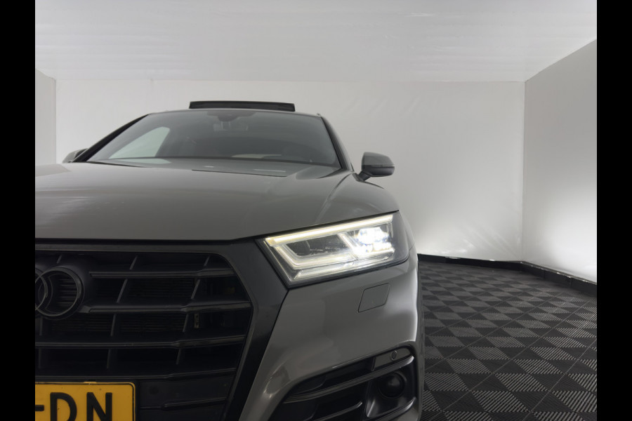 Audi Q5 55 TFSI S-Line Competition Quattro (Plug-In) Aut. *PANO | LEATHER | FULL-LED | HEATED-SPORTSEATS | KEYLESS | CAMERA | NAVI-FULLMAP | PRIVACY-GLASS | DIGI-COCKPIT | CRUISE-ADPAPTIVE | DAB | 21"ALU*