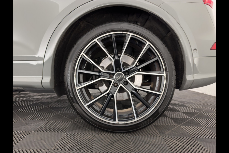 Audi Q5 55 TFSI S-Line Competition Quattro (Plug-In) Aut. *PANO | LEATHER | FULL-LED | HEATED-SPORTSEATS | KEYLESS | CAMERA | NAVI-FULLMAP | PRIVACY-GLASS | DIGI-COCKPIT | CRUISE-ADPAPTIVE | DAB | 21"ALU*
