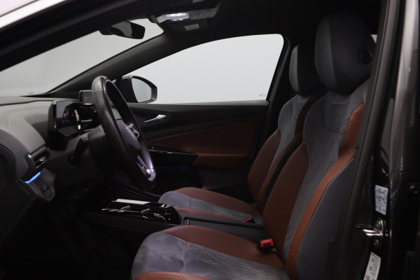 Volkswagen ID.4 First 77 kWh 204 PK, SOH 90 %, Trekhaak, LED, Leder-Alcantara, Carplay, 360 Camera
