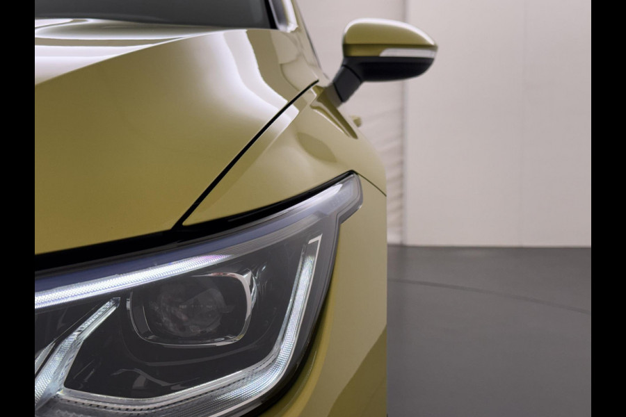 Volkswagen Golf 1.4 eHybrid GTE VAN: 27.900,- VOOR: 25.877,- UW WKVOORDEEL: 2.023,- | PHEV 245PK | 32.000 KM! | PANO | HEAD-UP DISPLAY | KEYLESS | IQ LED MATRIX | WINTERPAKKET | CAMERA | ADAPTIEVE CRUISE CONTROL | DODEHOEKDETECTIE | ALL SEASONS | FULL OPTIONS | RIJKLAAR + 12 MND BOVAG GARANTIE