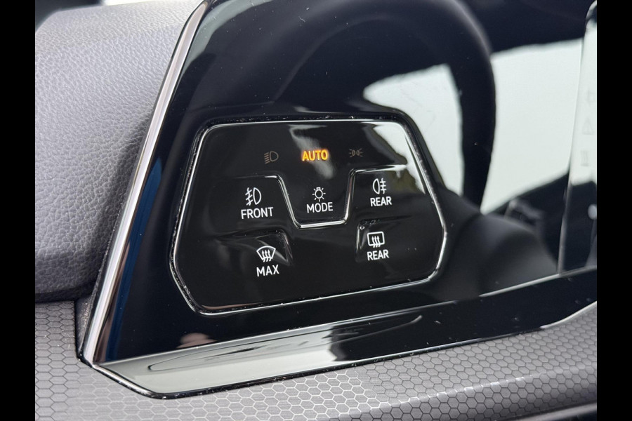 Volkswagen Golf 1.4 eHybrid GTE VAN: 27.900,- VOOR: 25.877,- UW WKVOORDEEL: 2.023,- | PHEV 245PK | 32.000 KM! | PANO | HEAD-UP DISPLAY | KEYLESS | IQ LED MATRIX | WINTERPAKKET | CAMERA | ADAPTIEVE CRUISE CONTROL | DODEHOEKDETECTIE | ALL SEASONS | FULL OPTIONS | RIJKLAAR + 12 MND BOVAG GARANTIE