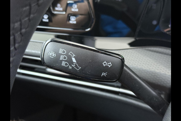 Volkswagen Golf 1.4 eHybrid GTE VAN: 27.900,- VOOR: 25.877,- UW WKVOORDEEL: 2.023,- | PHEV 245PK | 32.000 KM! | PANO | HEAD-UP DISPLAY | KEYLESS | IQ LED MATRIX | WINTERPAKKET | CAMERA | ADAPTIEVE CRUISE CONTROL | DODEHOEKDETECTIE | ALL SEASONS | FULL OPTIONS | RIJKLAAR + 12 MND BOVAG GARANTIE