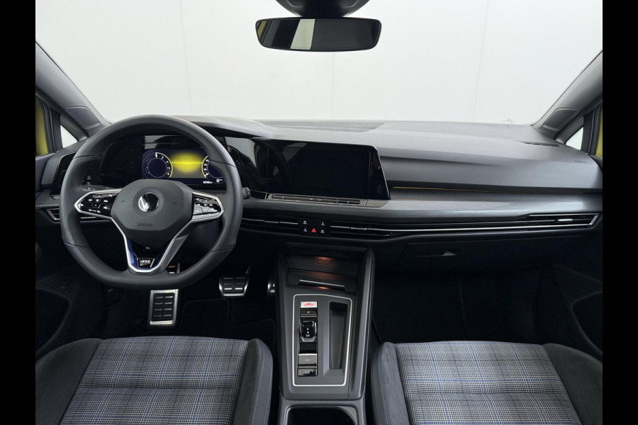 Volkswagen Golf 1.4 eHybrid GTE VAN: 27.900,- VOOR: 25.877,- UW WKVOORDEEL: 2.023,- | PHEV 245PK | 32.000 KM! | PANO | HEAD-UP DISPLAY | KEYLESS | IQ LED MATRIX | WINTERPAKKET | CAMERA | ADAPTIEVE CRUISE CONTROL | DODEHOEKDETECTIE | ALL SEASONS | FULL OPTIONS | RIJKLAAR + 12 MND BOVAG GARANTIE