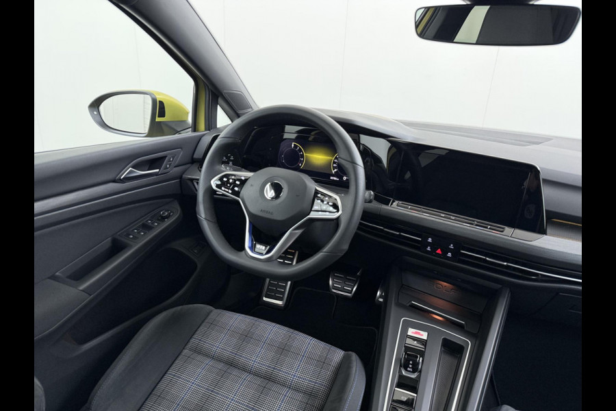 Volkswagen Golf 1.4 eHybrid GTE VAN: 27.900,- VOOR: 25.877,- UW WKVOORDEEL: 2.023,- | PHEV 245PK | 32.000 KM! | PANO | HEAD-UP DISPLAY | KEYLESS | IQ LED MATRIX | WINTERPAKKET | CAMERA | ADAPTIEVE CRUISE CONTROL | DODEHOEKDETECTIE | ALL SEASONS | FULL OPTIONS | RIJKLAAR + 12 MND BOVAG GARANTIE